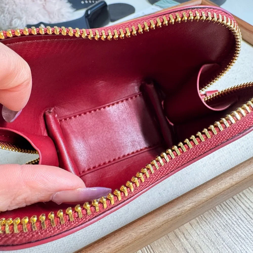 Oleada Red Heart Crossbody Bag - Picture 3 of 3